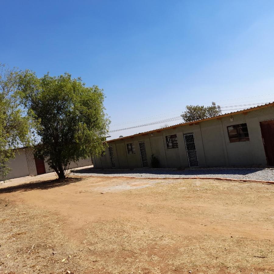 °HOTEL THE MONUMENT BARNYARD FARM CENTURION (South Africa) | BOOKED