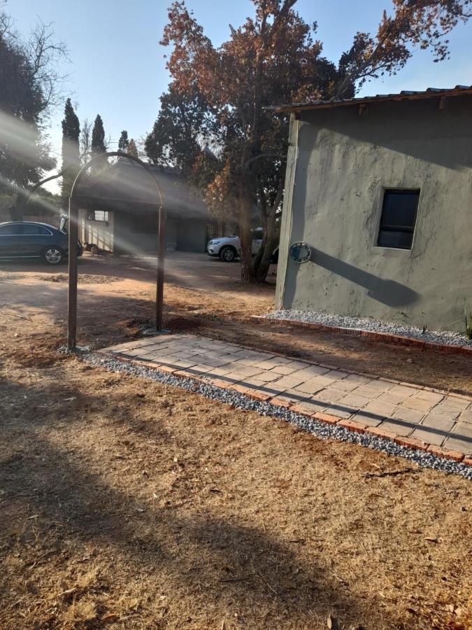 The Monument Barnyard Farm Centurion Exterior photo